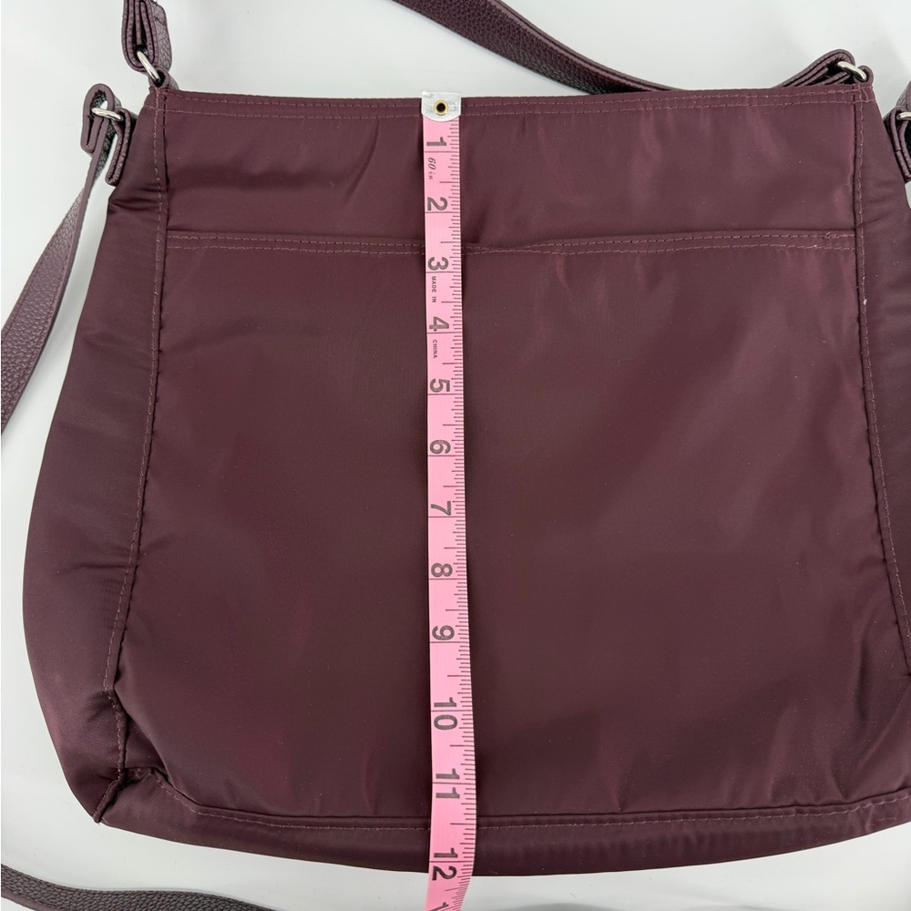 Thirty-One Everything Hand/Shoulder/Crossbody Nylon Purse Bag in Burgundy - Picture 9 of 9